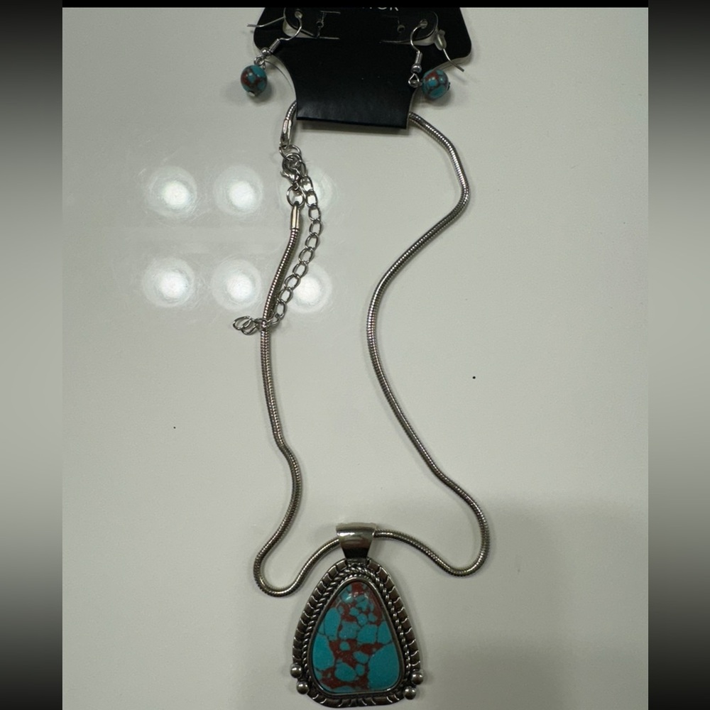 Set of Turquoise necklace with matching earrings
